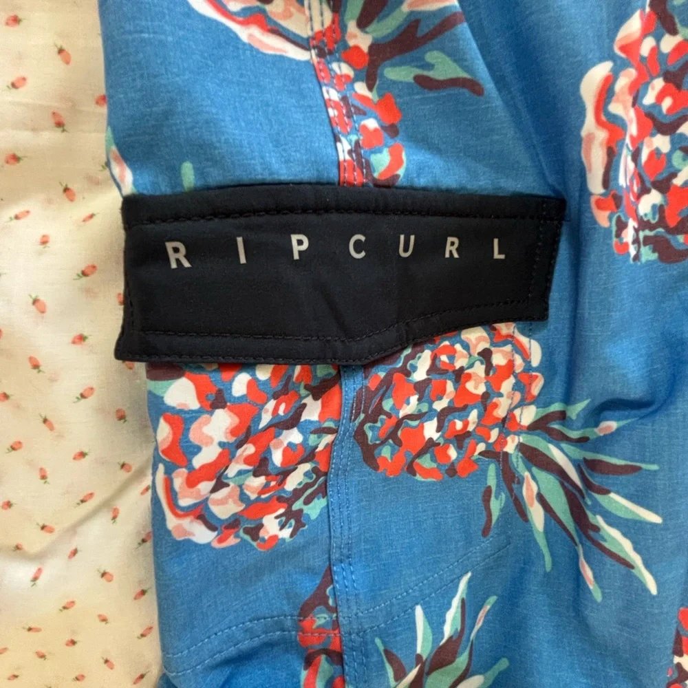 Rip Curl Board Short New w/tags Surfer Skate Tropical Hawaiian Blue Pineapple 31
